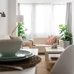 Light-Filled, Fully Renovated Apt near Belém, By TimeCooler