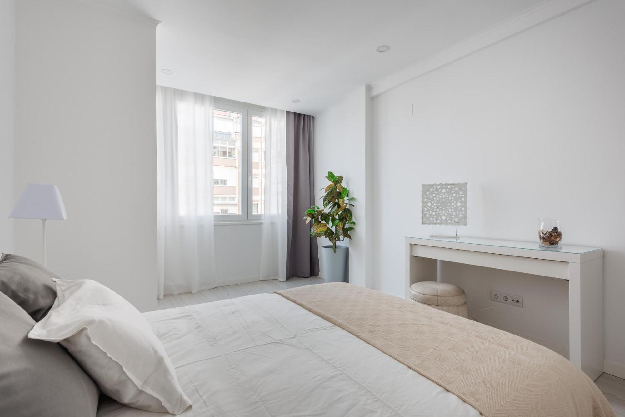 Light-filled, Fully Renovated Near Belém, By Timecooler Lisboa