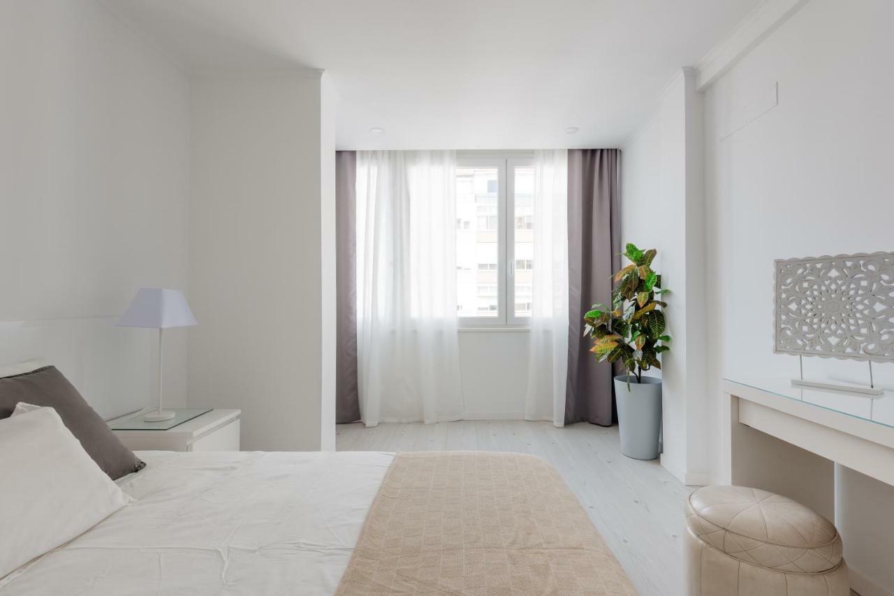 Apartamento Light-filled, Fully Renovated Near Belém, By Timecooler Lisboa