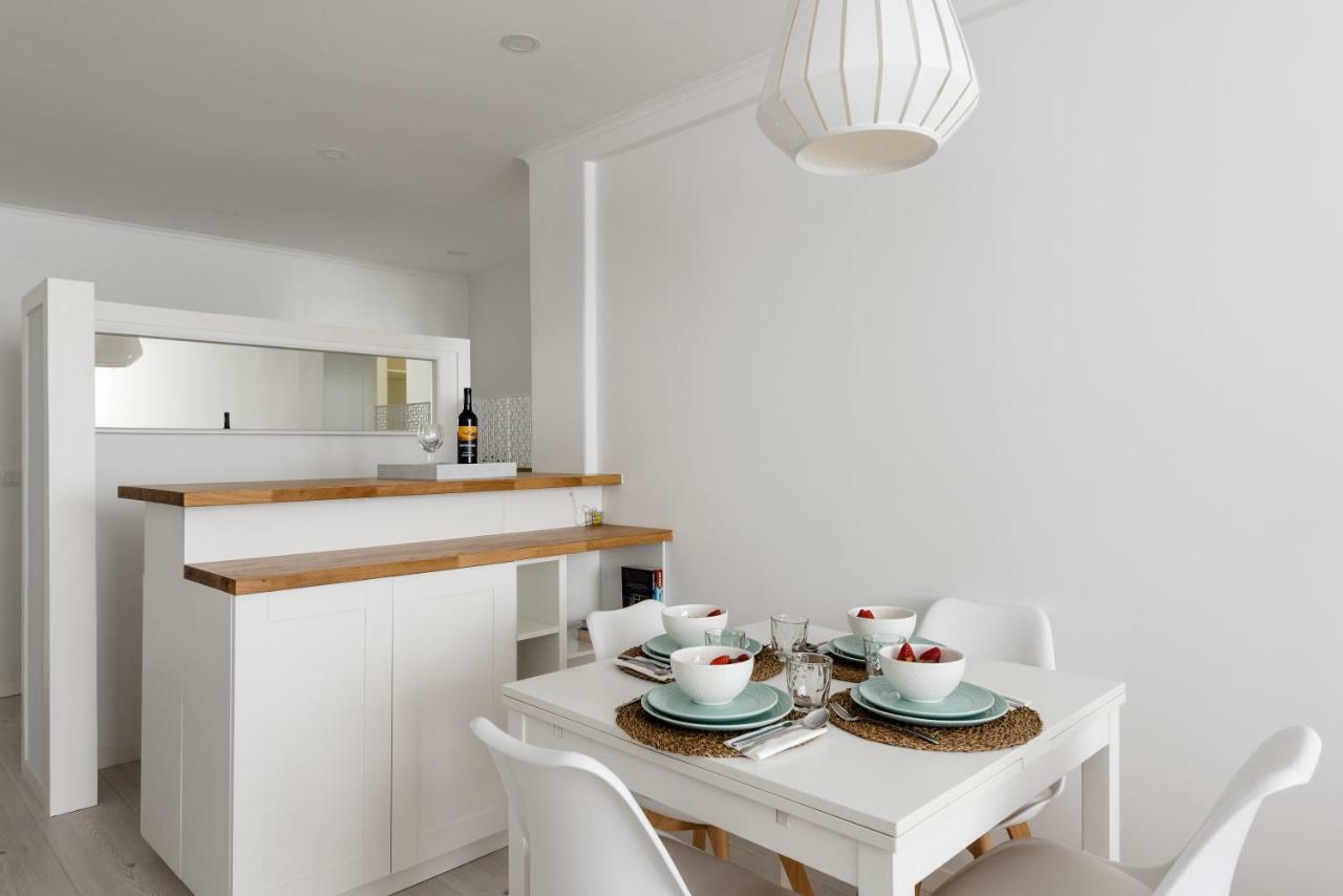 Apartamento Light-filled, Fully Renovated Near Belém, By Timecooler Lisboa