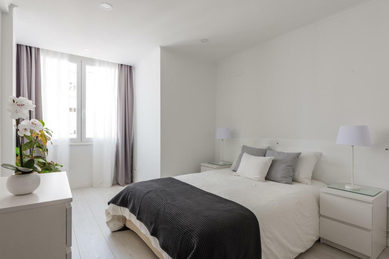 Light-filled, Fully Renovated Near Belém, By Timecooler