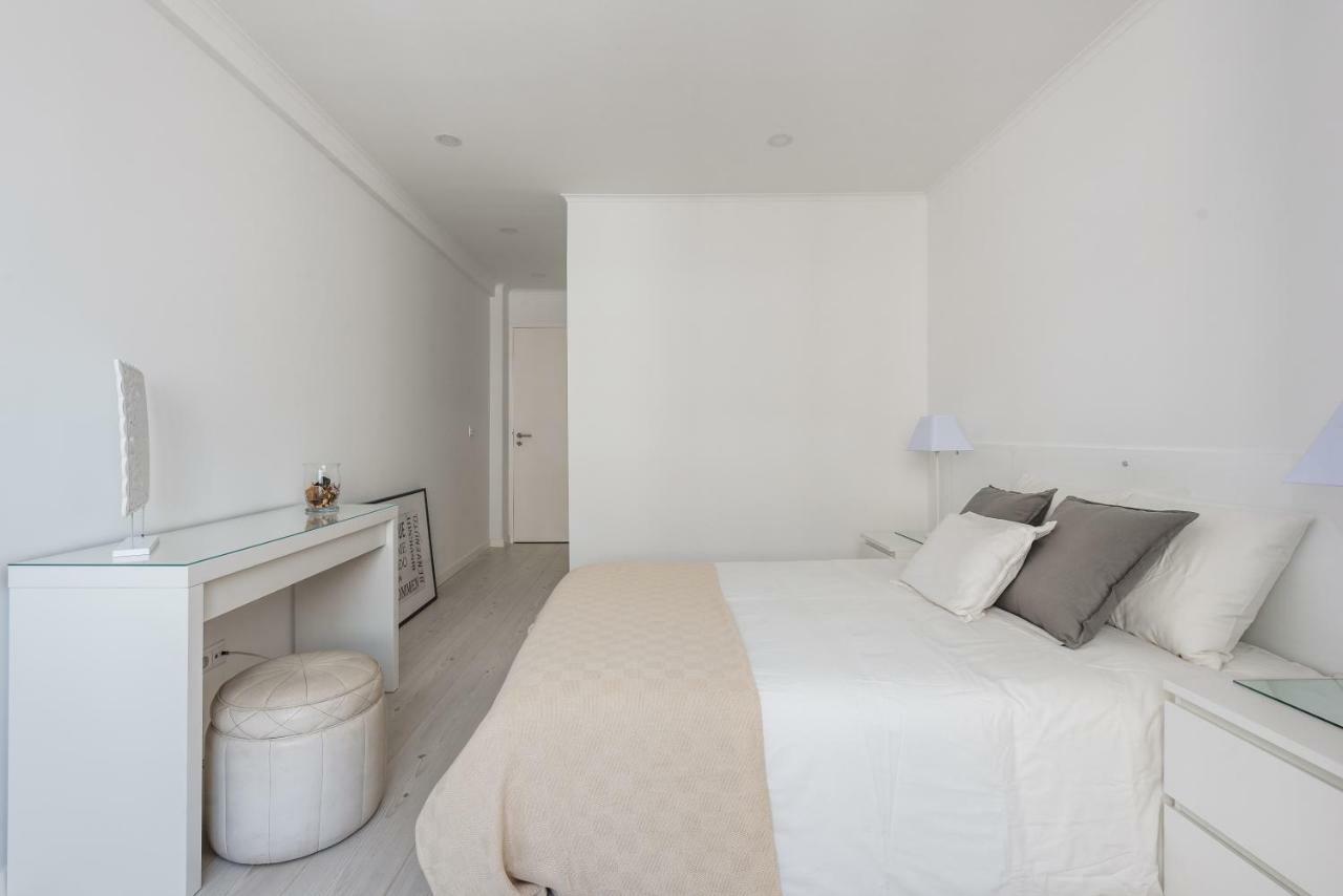 Light-filled, Fully Renovated Near Belém, By Timecooler Apartamento