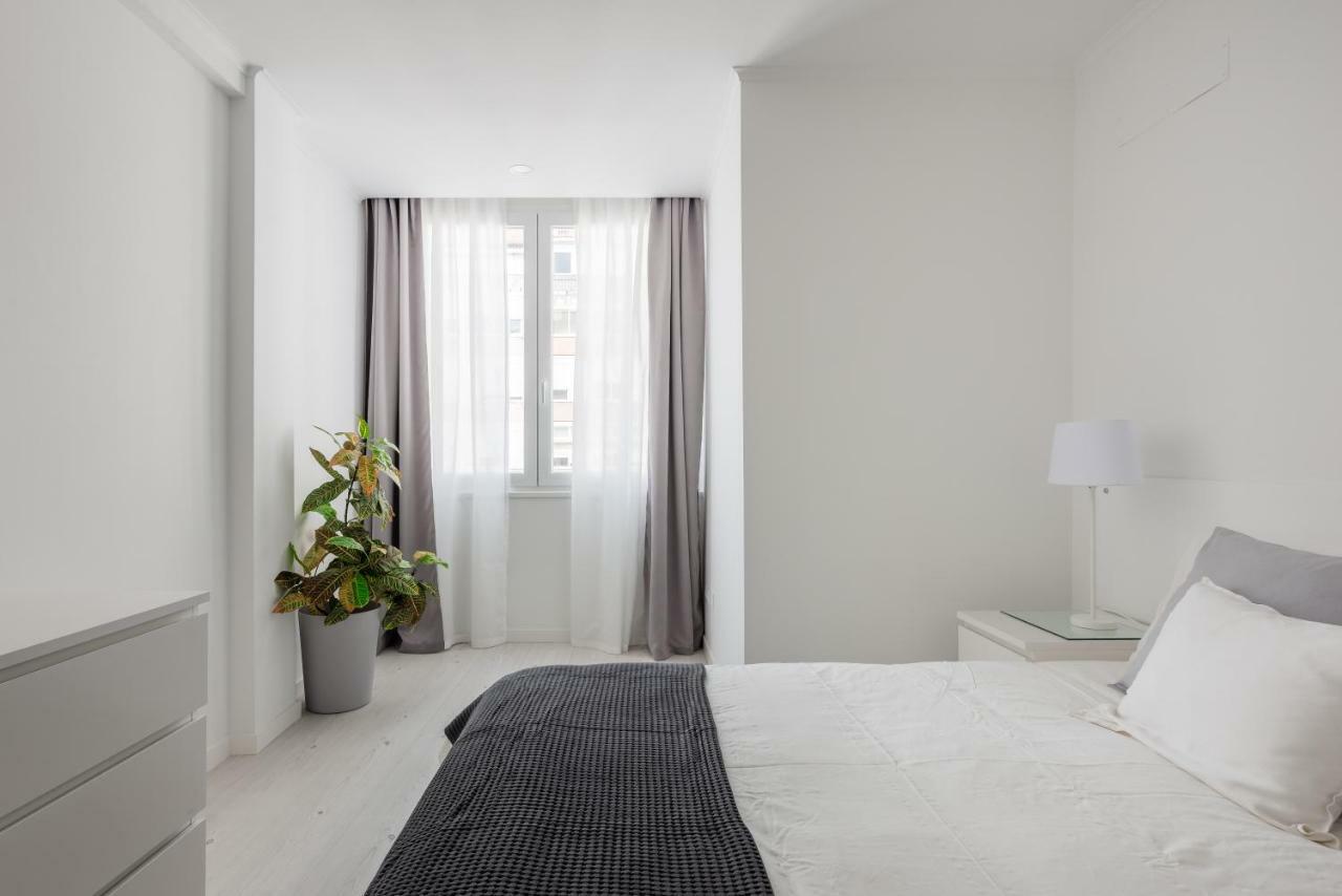 Apartamento Light-filled, Fully Renovated Near Belém, By Timecooler Lisboa