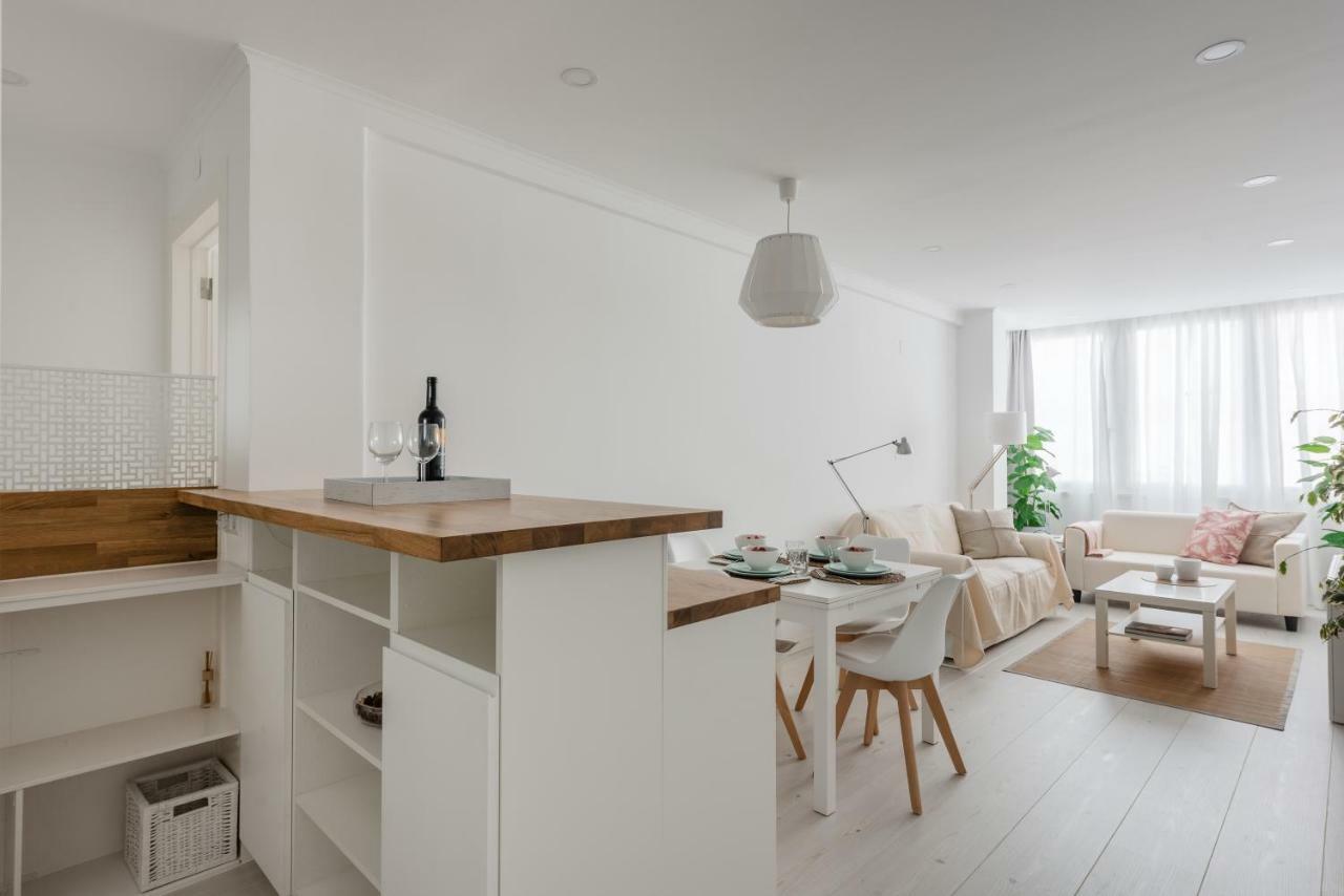 Light-filled, Fully Renovated Near Belém, By Timecooler