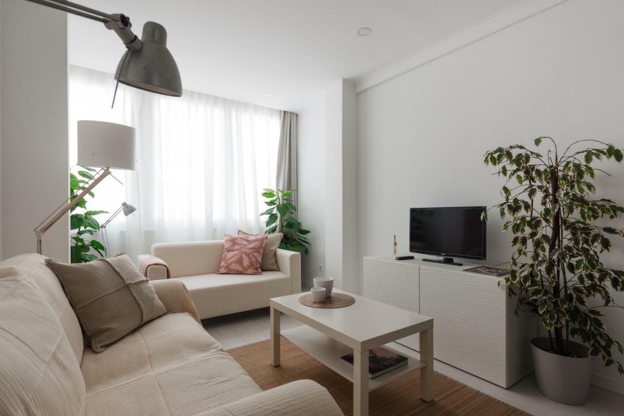 Light-filled, Fully Renovated Near Belém, By Timecooler Apartamento Lisboa